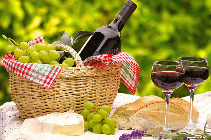 Wine and cheese (Pixabay - 7468405)